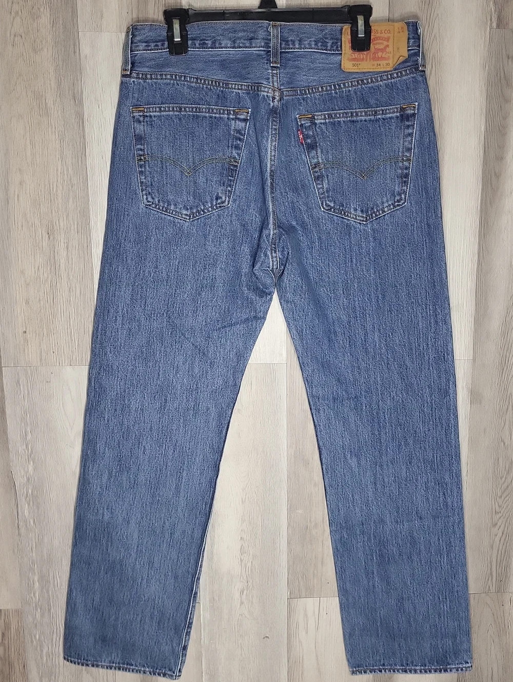 Levi's 501 Original Fit Jeans Mens 34x30 Button Fly Straight Leg Medium Wash